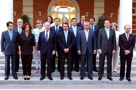 4/09/2003. 31Seventh Legislature (6). Cabinet from September 2003 to March 2004. Group photo.